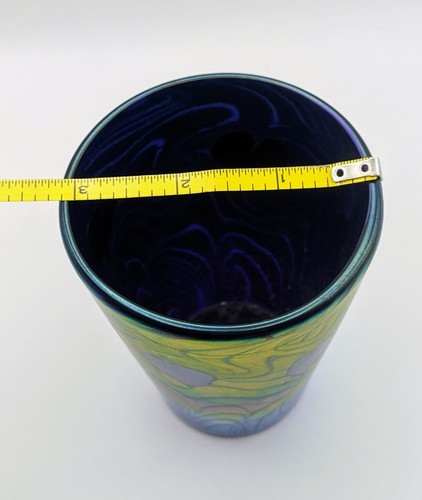 Lundberg Studios Signed Iridescent Hanging Heart Rainbow Swirl Design Glass Vase - Picture 7 of 7