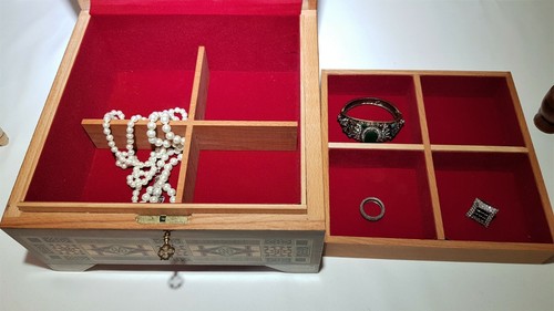 Handmade Jewelry Box Mosaic,Memory Box with a lock has 2 Layers, Gift for Her - Picture 5 of 12