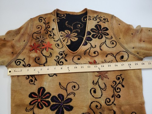 Caamaño Size Med Tan/Black Floral Reversible V-neck Long Sleeve Pullover Sweater - Picture 5 of 12
