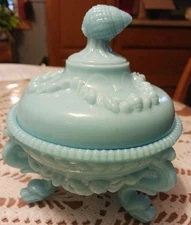 WESTMORELAND? ARGONAUT SLAG CANDY DISH W/Lid  SEA SHELLS,FOOTED ANTIQUE BLUE