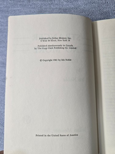 Vintage 1961 Stranger No More By Iris Noble Hard Cover Book - Imagen 10 de 11