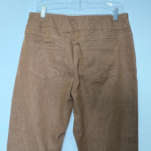 Ruby Rd. Women's Brown Button Detail Pull On Capri Pants Size 10 Casual Comfort - Picture 7 of 9