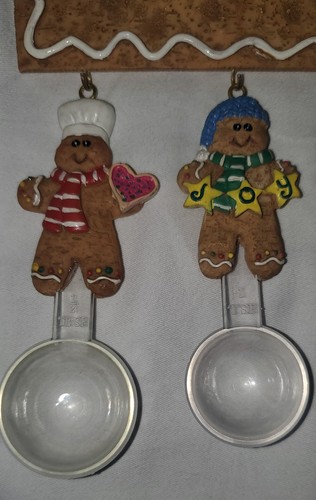 Gingerbread 4 Measuring Spoon Set w/ Wall Hanger Christmas By Global Innovations - Picture 2 of 4