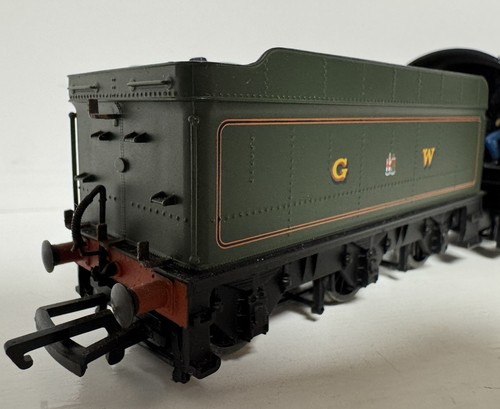 Bachmann 31-777 'Modified Hall' 4-6-0 6962 'Soughton Hall' in GWR greeen - Picture 13 of 19