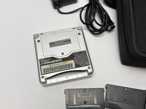 Nintendo Game Boy Advance SP - Silver AGS-001 Bundle * w/Games & Case - Picture 5 of 20