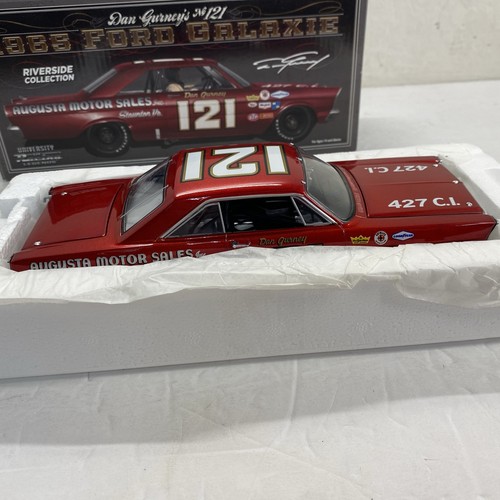 #121 Dan Gurney University of Racing Legends 1965 Ford Galaxie W/ Poster 1/24 - Picture 5 of 9