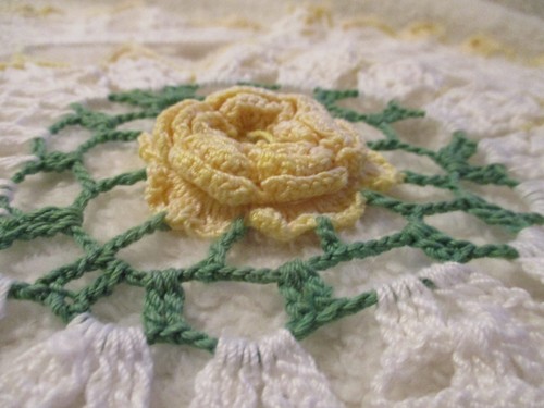 Vintage~Crocheted Floral PatternTable Runner~Large Doily~33.75" x 16.5:"~1960's - Picture 9 of 24