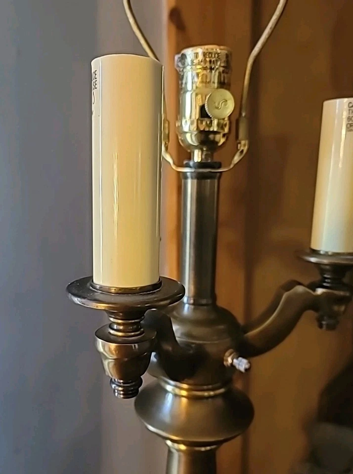 NICE Stiffel Brass Table Lamp 29 Inches Bronze Finish 4 Bulb 3 Way - Image 4 of 4