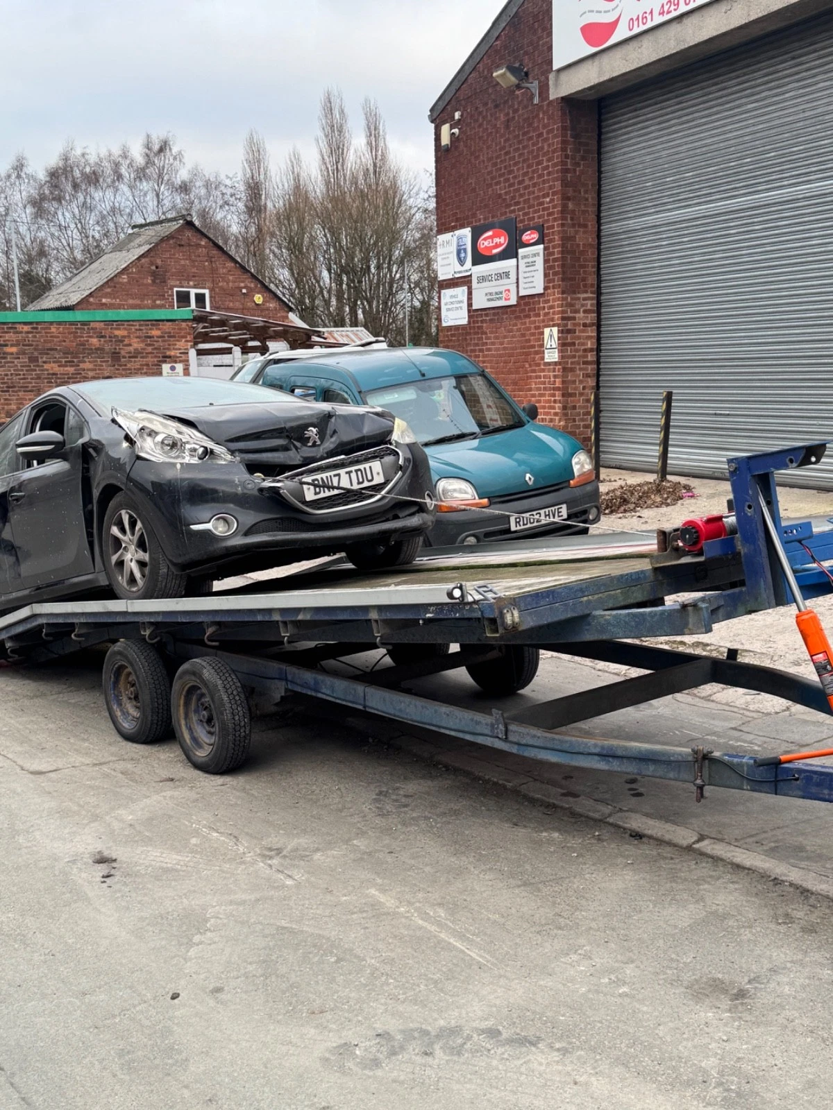2017 Peugeot 208  accident damaged only at the front of car - Picture 15 of 18
