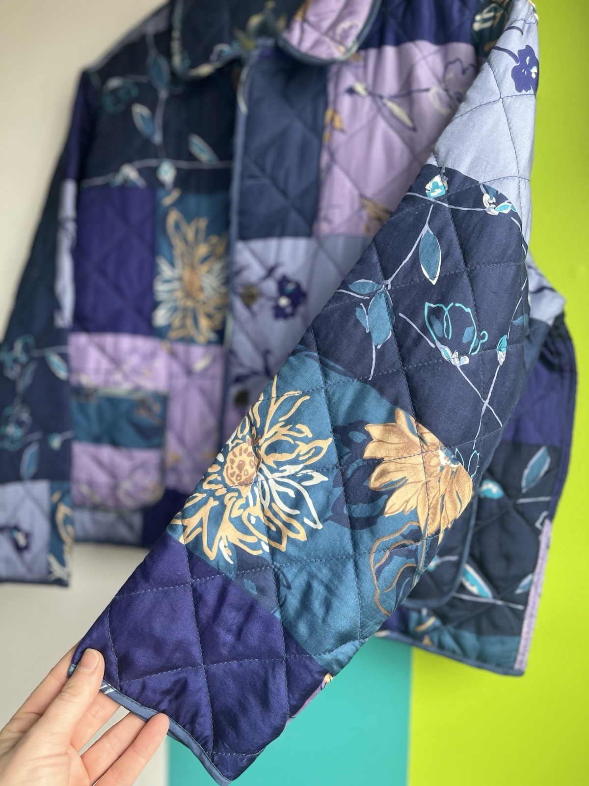 Silk Patchwork Quilted Jacket Floral Pattern Reve… - image 4