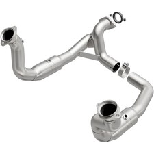 MagnaFlow 52297 Conv DF 2011-2014 F-250 Super Duty 6.2 L Underbody