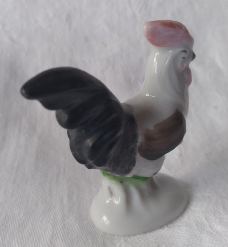 Vintage Porcelain 2.5" Strutting Rooster Garden Farmhouse Shelf Sitter Japan - Picture 5 of 13