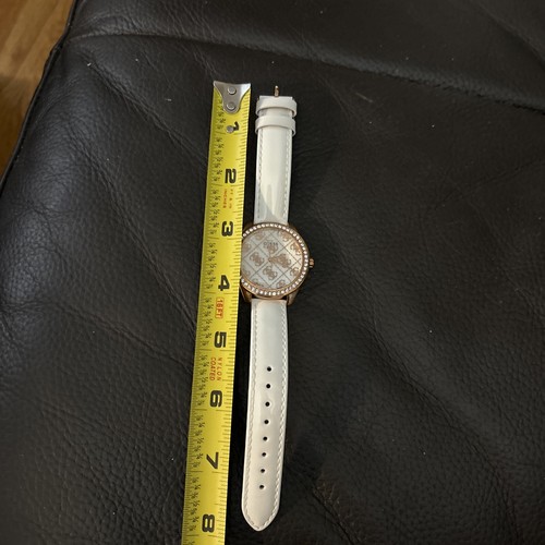 Guess Ladies White Rose Gold Tone Analog - Picture 8 of 9