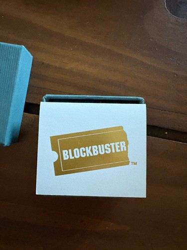 Blockbuster Video Mitarbeiter Jubiläum Gold Pin Sammlerstück Pinback Button Flair - Bild 4 von 4