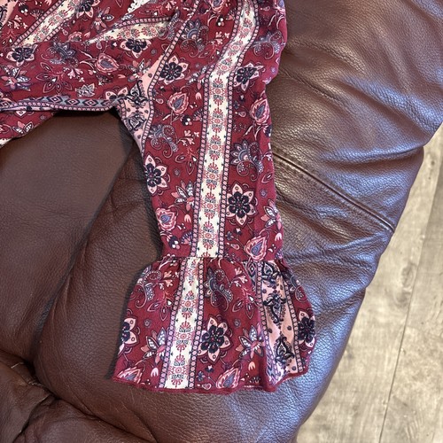 Girls Flower Blouse With Belled Sleeves By Jenna And Jessie Size 10/12 - Picture 2 of 3