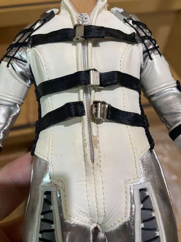 Hot Toys Masterpiece Metal Gear Solid 3 Snake Eater The Boss 33567e - Picture 8 of 10