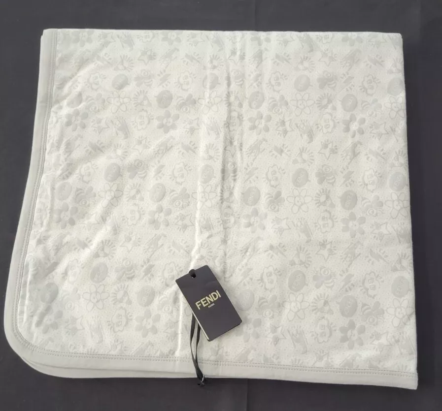 Gucci receiving online blanket