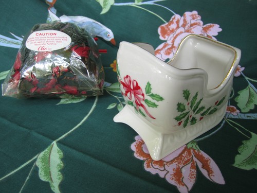 LENOX China Holiday Sleigh Holly Christmas Gift Set Potpourri - 第 5/10 張圖片