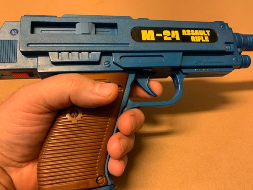 Vintage 1983 ARCO The A-Team M-24 Assault Rifle Blue Variation Toy Rifle Pistol - Picture 4 of 12