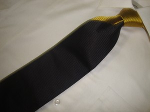 NWT-Enrico-Venturi-made-in-ITALY-100-silk-Black-amp-Gold-necktie-TIE-56X3-3-4