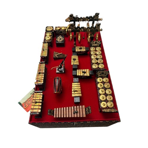 Vintage 50er Jahre Indonesian Gamelan Miniatur Set Display Box - 17 Instrumente - Bild 2 von 17