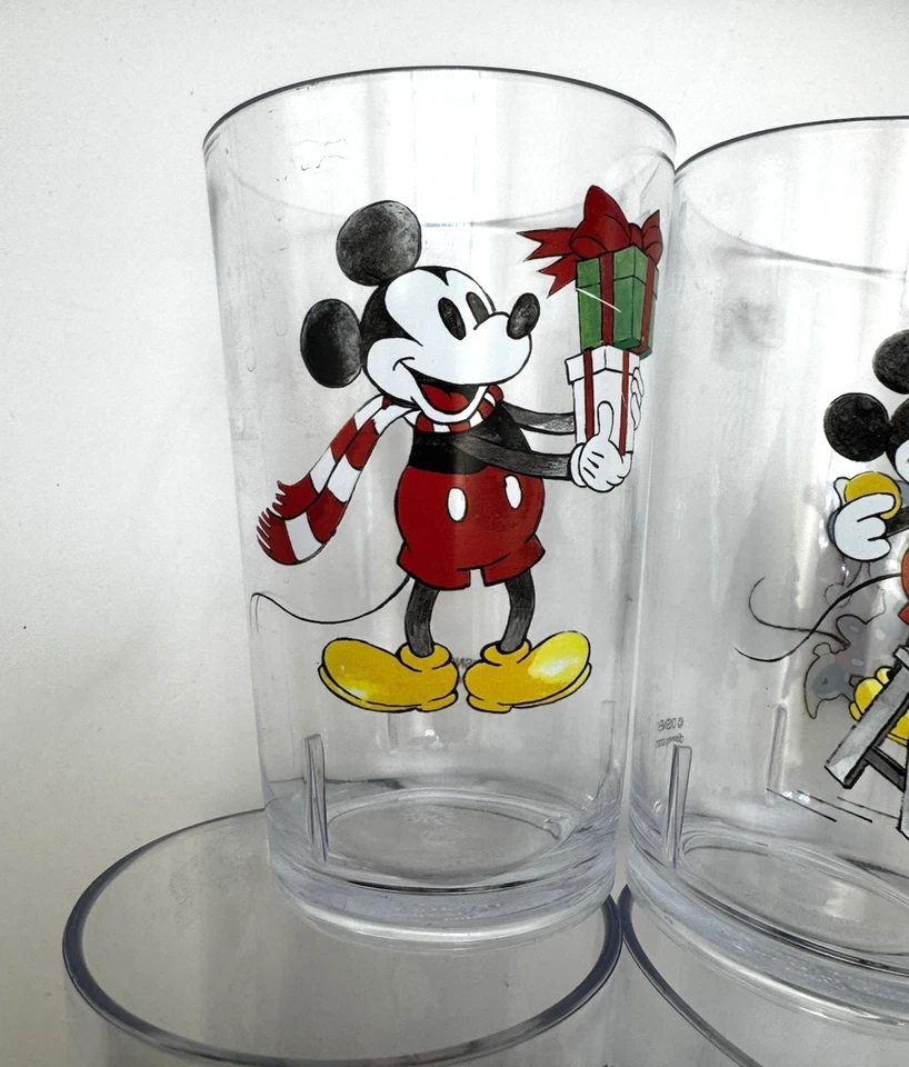 ¡Tazas navideñas Disney Pottery Barn para niños! Navidad con Mickey Mouse y Minnie Mouse Foto 2 de 4