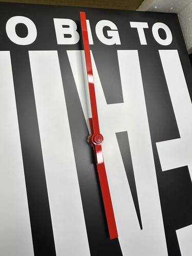 BARBARA KRUGER 'Untitled (Too big to fail)', 2012/2021 Wanduhr 10x10 Zoll *Neu in OVP* - Bild 5 von 18
