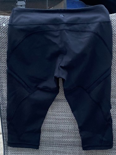 ~Ladies Black Lululemon Athletic Capri Leggings~8~RARE!~ - Picture 5 of 7