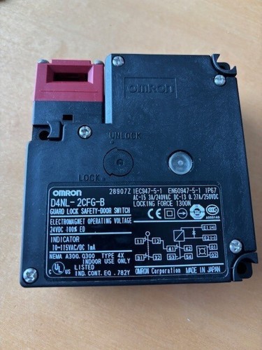 OMRON Guard Lock Safety-Door Switch D4NL-2CFG-B