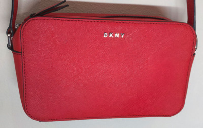 DKNY Umhängetasche rot Leder Kamera NEU