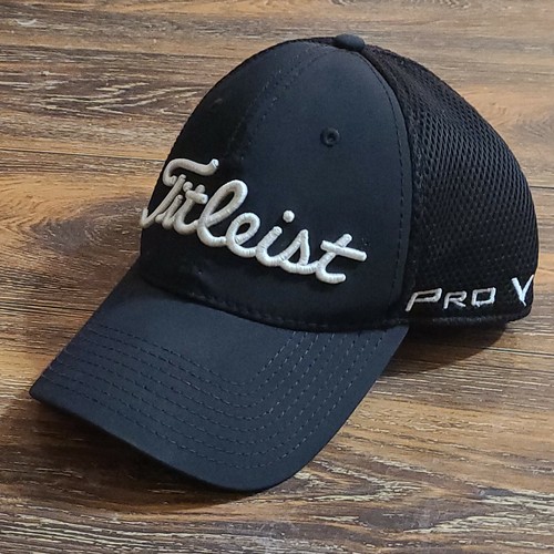 Titleist Pro V1 Tour Issued Limited BLACK Hat Cap Flexfit Small-Medium New Era - Picture 2 of 7