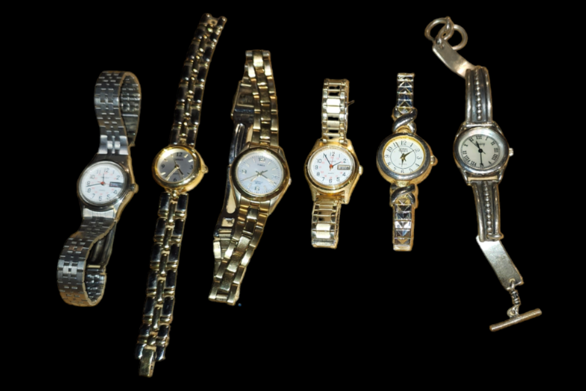 WATCH LOT OF 6 ALL WORKING IN GOOD CONDITION NEED BATTIRES  display picture 2