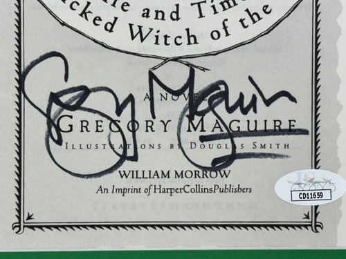 Gregory Maguire Autografiado Malvado Libro Cubierta Enmarcado Collage Certificado de Autenticidad JSA Película Foto - Imagen 3 de 9