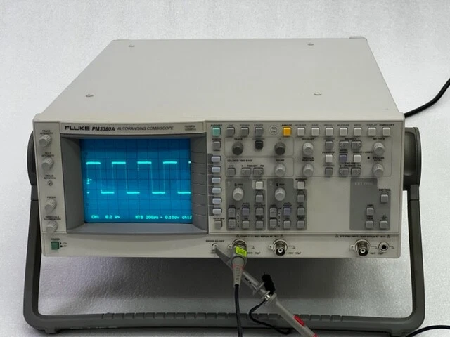 Fluke PM3380A Autoranging Combiscope 100MHz 100 MSa/s Used Working Condition - Image 2 of 4