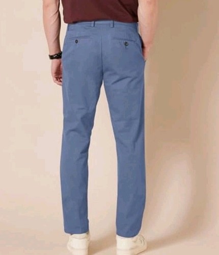 Pantalones chinos para hombre Amazon Essentials calce ajustado resistentes a las arrugas, talla 29W, 30L - Imagen 8 de 8