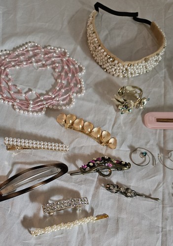 Hair Accessories Lot Vintage Barretts. Bobby Pins. Clips. Headbands 16 Pieces - Picture 2 of 8