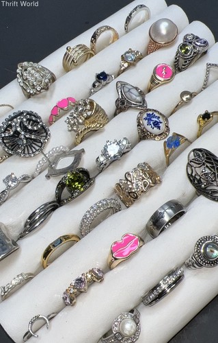 Assorted Styles and Sizes Costume Jewelry Ring Lot - Picture 11 of 11