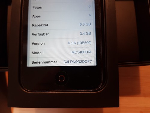 Apple iPod Touch 4th Generation 8GB Silber (MC540FD/A) & Ovp Hefte - Bild 12 von 13