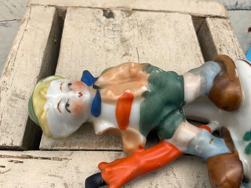 VINTAGE OCCUPIED JAPAN FIGURINE- ALPINE BOY HOLDING UMBRELLA - Picture 5 of 6