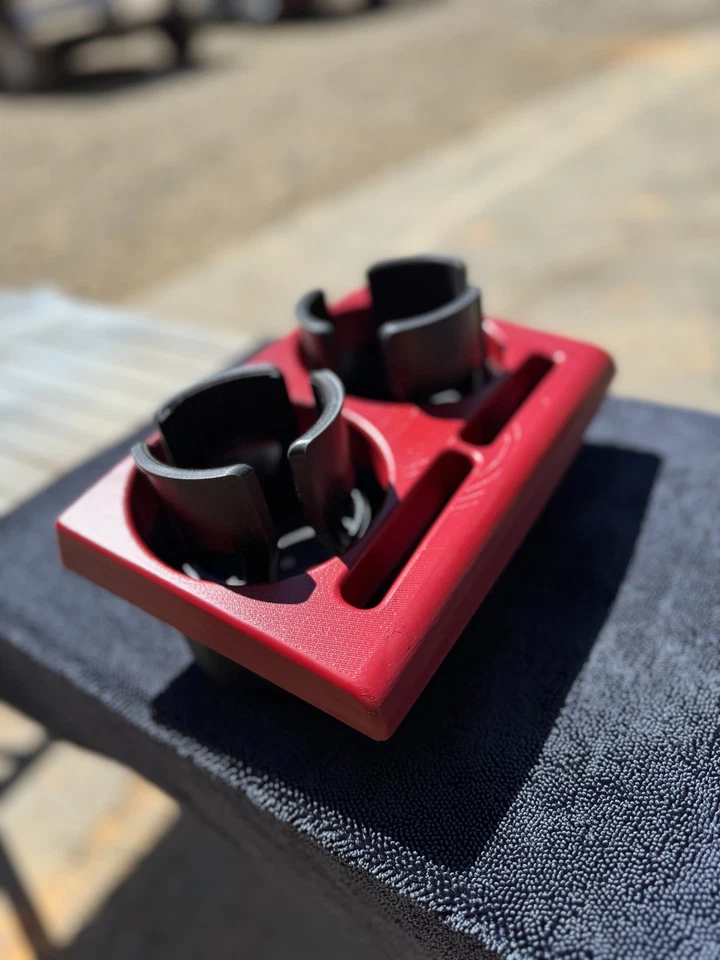 🔧 Porta-copo ajustável 81-87 vermelho para 1981–1991 Chevy K5 Blazer e Suburban - Imagem 4 de 4