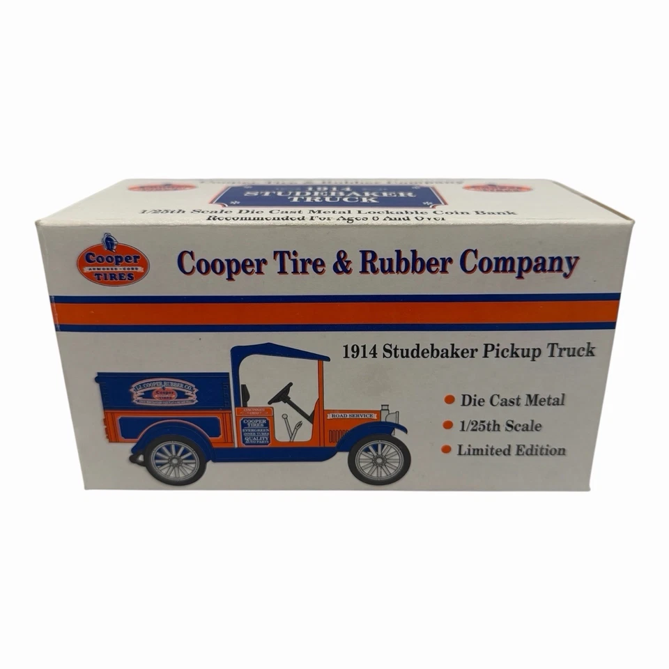 Camioneta pickup Cooper Tires 1914 Studebaker escala 1:25 Liberty Classics Bank Foto 2 de 4