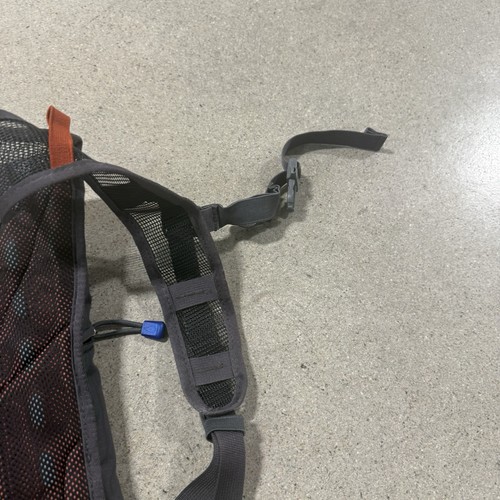 The North Face Flight Series Camo Thresher Hydration Pack ~ No Bladder - Picture 6 of 9