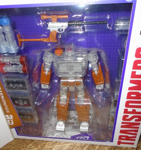 TRANSFORMERS GENERATIONS PLATINUM EDITION SOUNDWAVE - Picture 8 of 9
