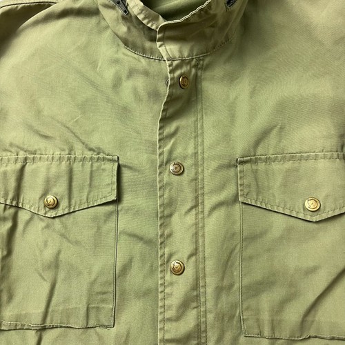 Fjällräven Vintage Olive Green Outdoor Jacket – Functional Swedish Design - Picture 8 of 8