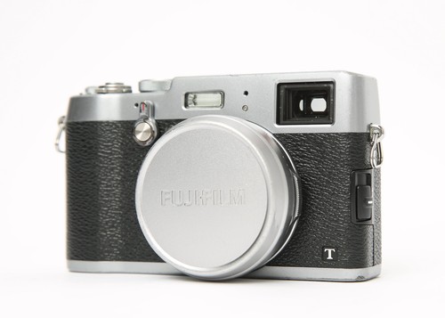 FUJIFILM X100T APS-C Compact Digital Camera (Silver) 16.3MP, 24000 Shutter Count - Picture 4 of 8