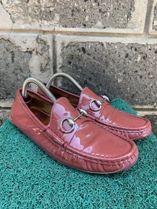 Mocassins plats à enfiler Gucci rouge en cuir verni taille EU 37US 6,5