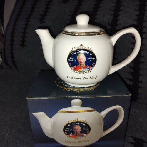 Tea pot King Charles tea pot new in box - Picture 2 of 10