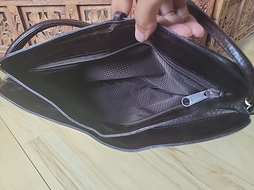 Borsa a tracolla in pelle di anguilla made in Korea bordeaux - Foto 8 di 16