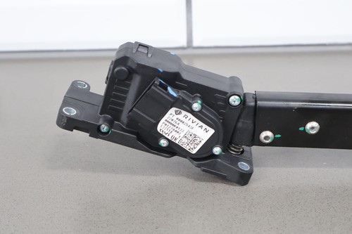 22-24 Rivian R1T OEM Accelerator Pedal ( PT00002543F ) 9K Miles - Picture 13 of 17