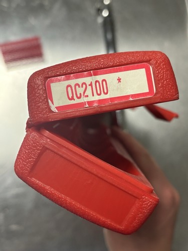 Snap-On QC2100 3/8" Drive (20–100 ft-lb) SAE Adjustable Click-Type Torque Wrench - Picture 12 of 17